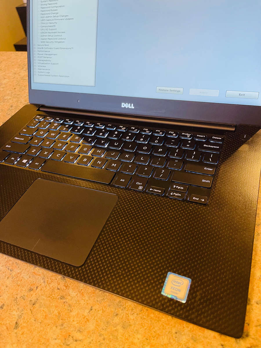 Dell Precision 5520 Workstation 15.6-inch Xeon Processor Quadro GPU 32GB RAM 1TB SSD Windows 11