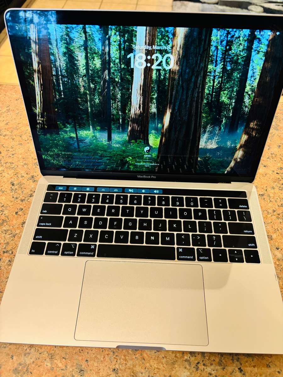 Macbook Pro 2018 13-inch Display - Intel Core i7 - 16GB RAM - 512GB SSD - Touchbar & TouchID MacOS