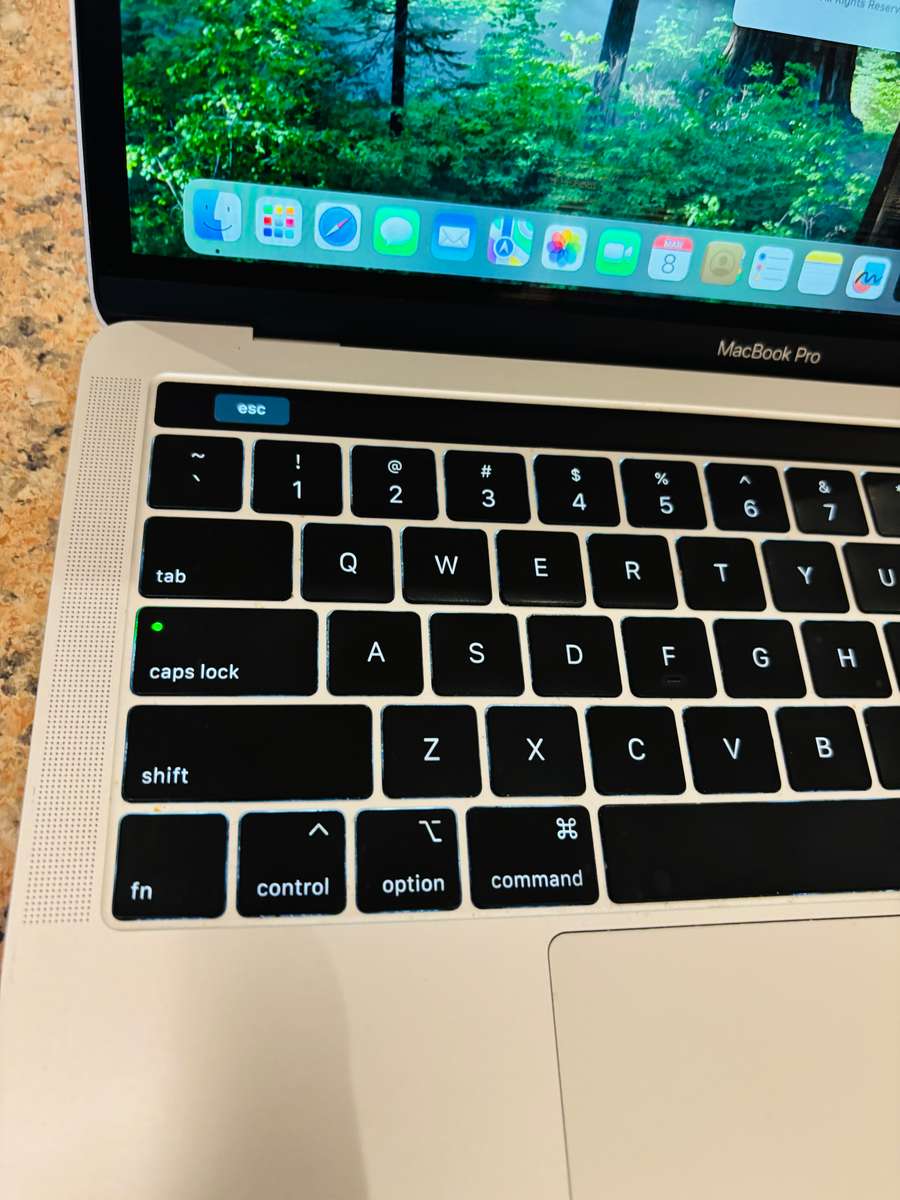 Macbook Pro 2018 13-inch Display - Intel Core i7 - 16GB RAM - 512GB SSD - Touchbar & TouchID MacOS