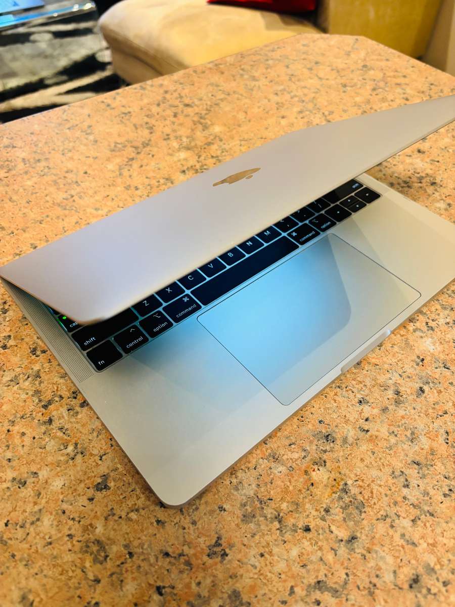 Macbook Pro 2018 13-inch Display - Intel Core i7 - 16GB RAM - 512GB SSD - Touchbar & TouchID MacOS