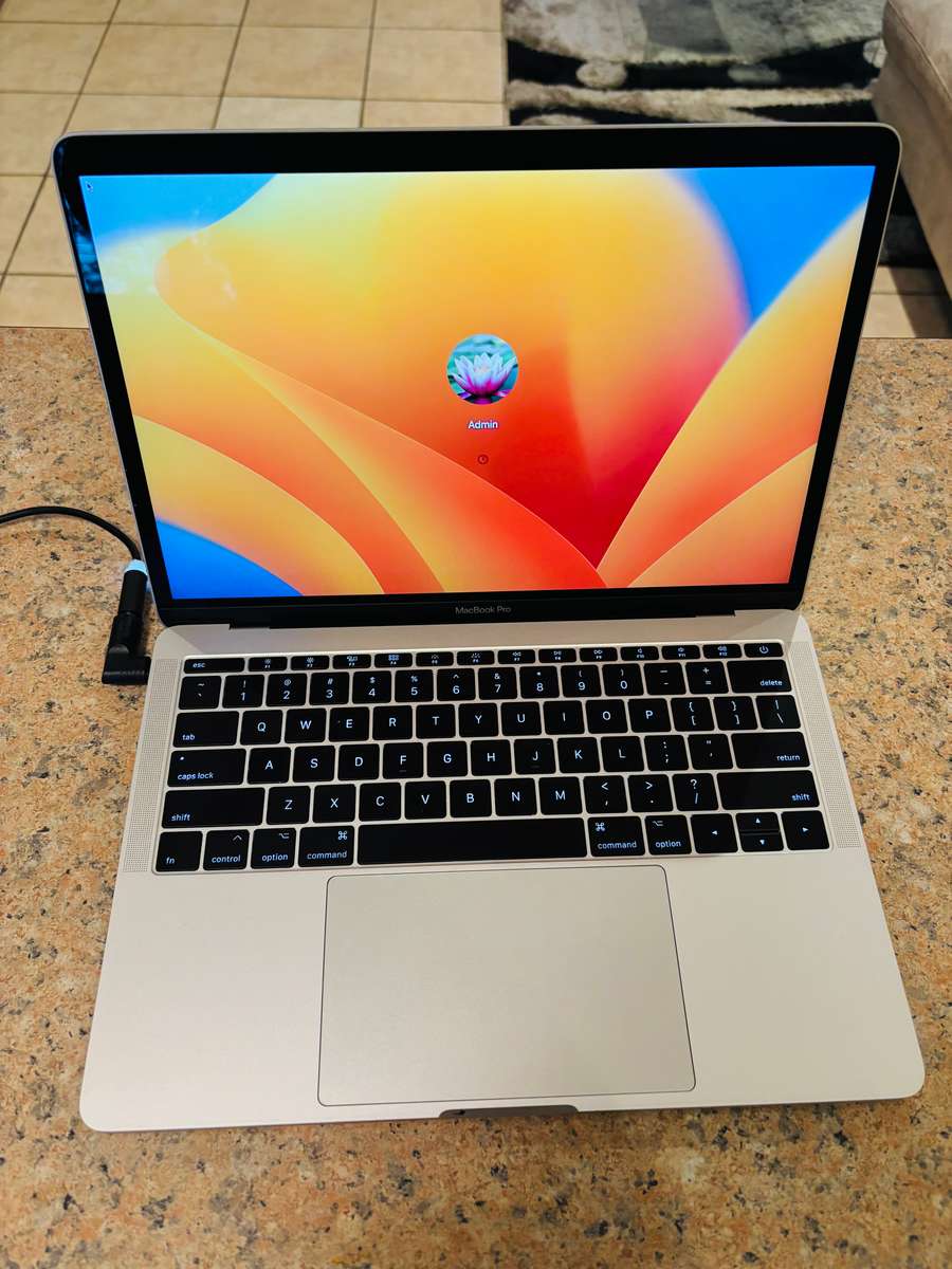 Macbook Pro 2017 13-inch Display - Intel Core i5 - 8GB RAM - 128GB SSD - Non-Touchbar MacOS