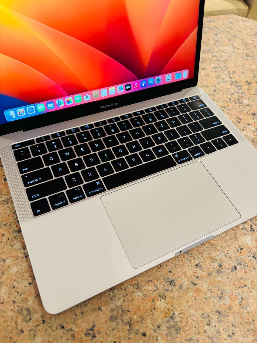 Macbook Pro 2017 13-inch Display - Intel Core i5 - 8GB RAM - 128GB SSD - Non-Touchbar MacOS