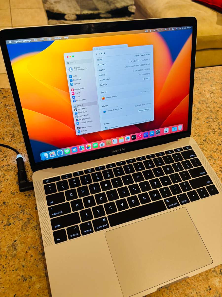 Macbook Pro 2017 13-inch Display - Intel Core i5 - 8GB RAM - 128GB SSD - Non-Touchbar MacOS