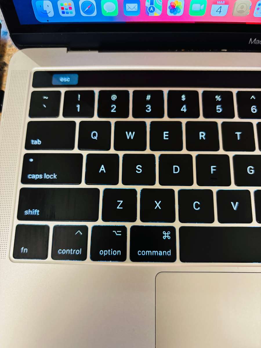 Macbook Pro 2017 13-inch Retina Display - Intel Core i5 - 16GB RAM - 1TB SSD - Touchbar & TouchID