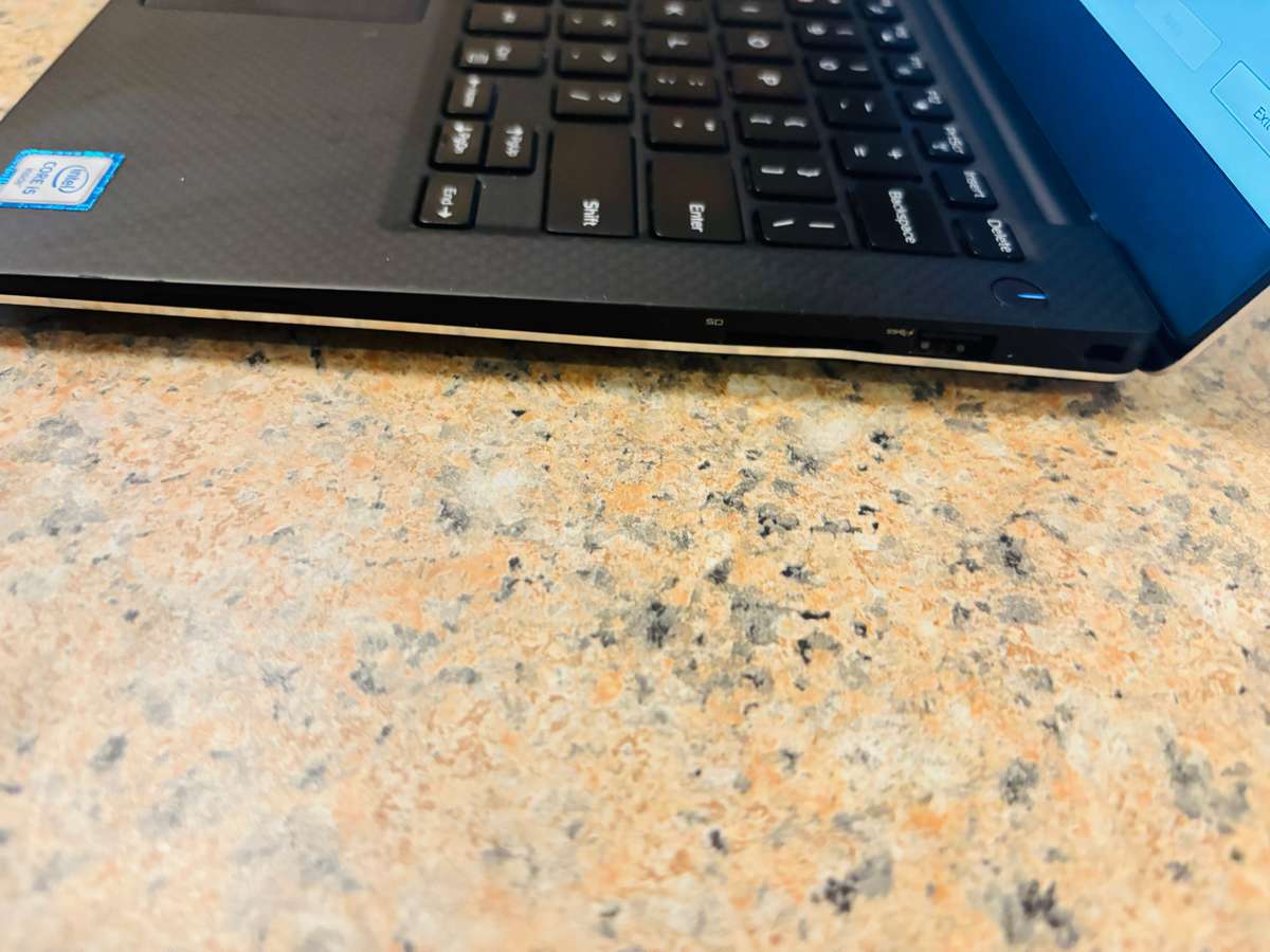 Dell XPS 13 9350 Intel Core i5 4GB RAM 1TB SSD Windows 11 Pro Office 2021