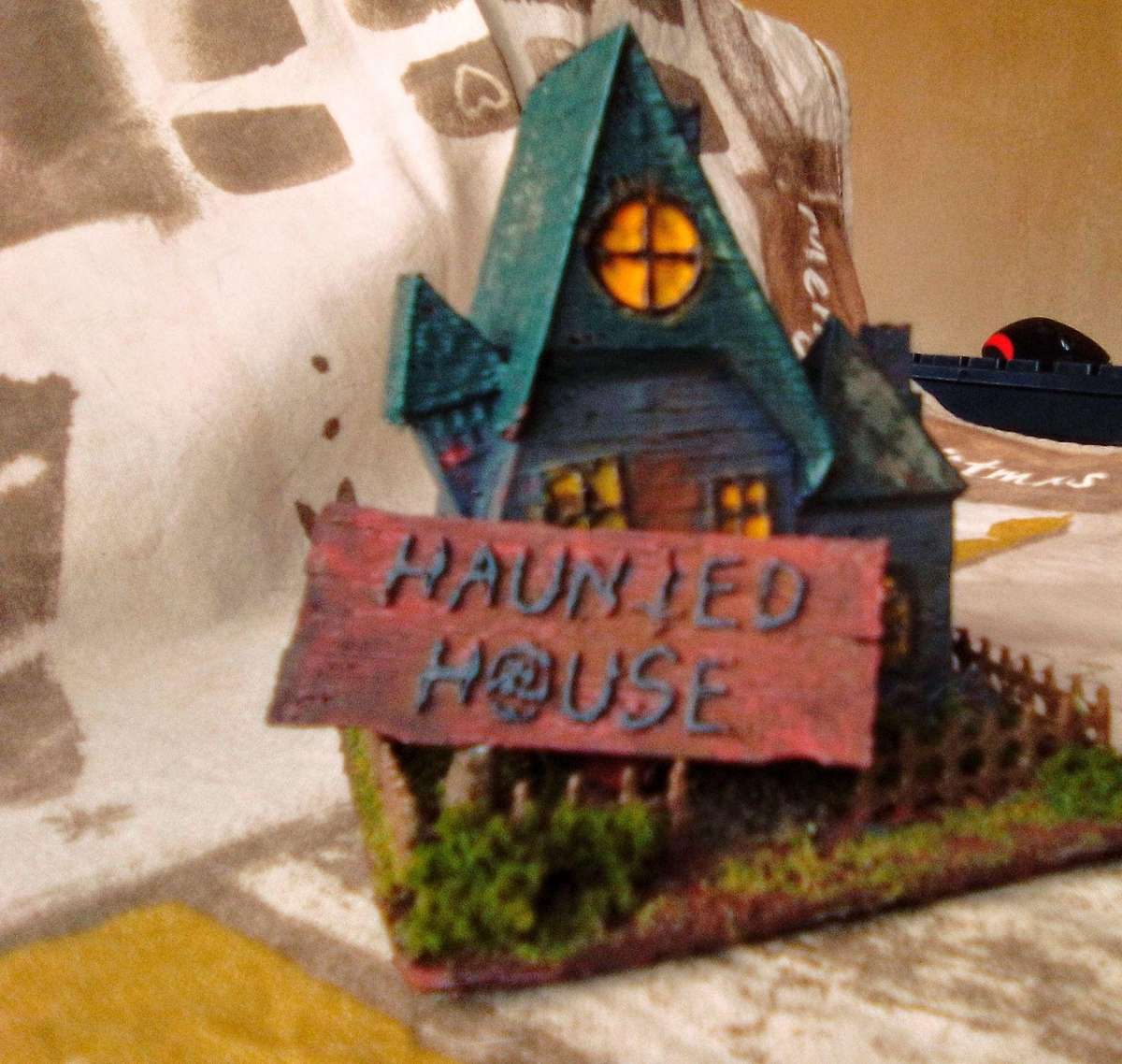 Haunted house in 1/87 scale