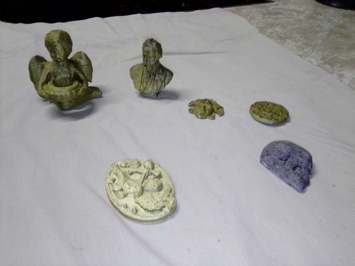 fridge magnets and ornaments