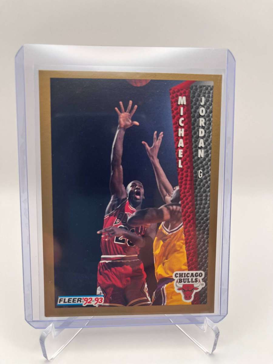 1992-93 Fleer Michael Jordan Card #32