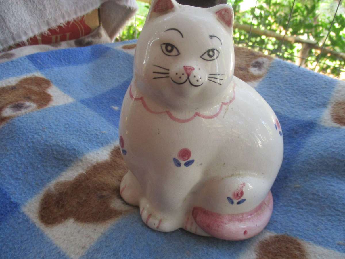 Cat ornament smiling cat