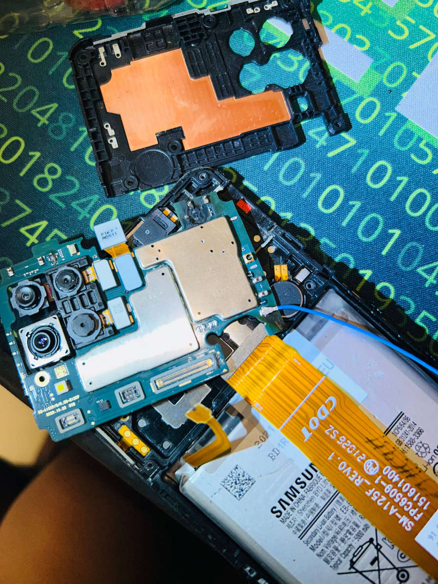 Samsung Galaxy A12  DEAD / Not Powering On  For Parts or Repair