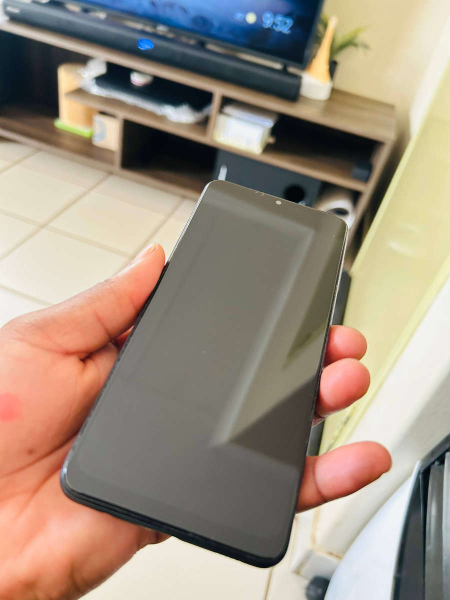 Samsung Galaxy A12  DEAD / Not Powering On  For Parts or Repair