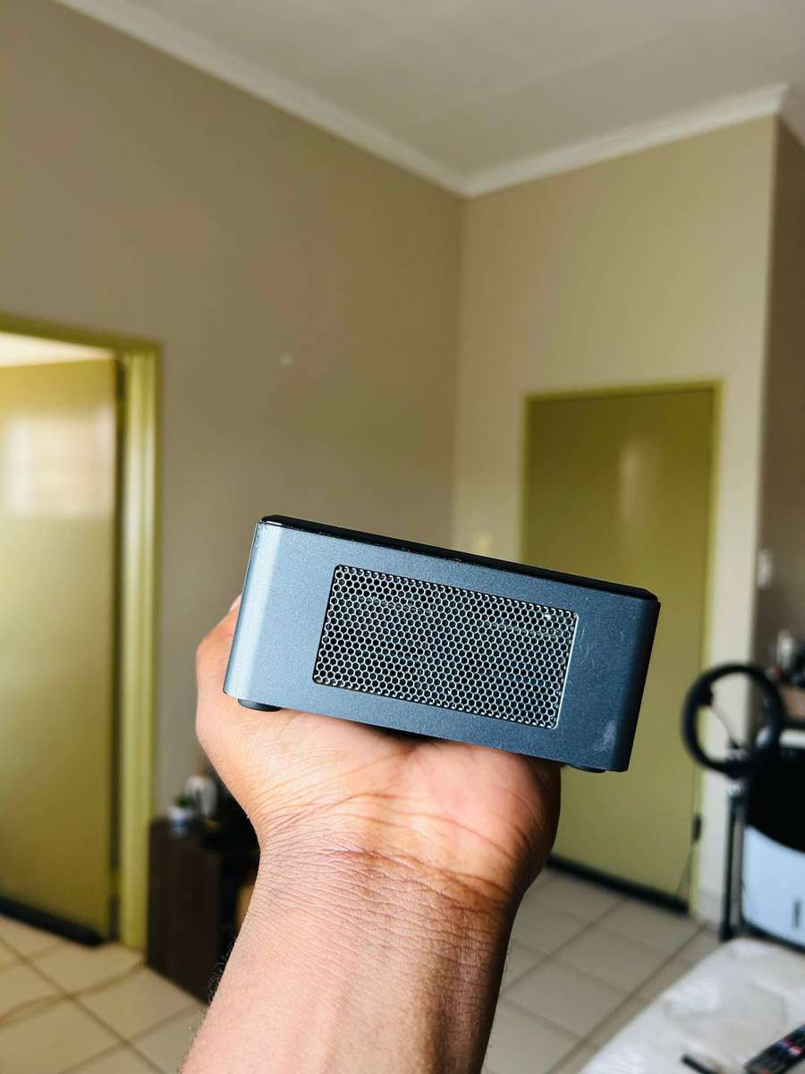 Intel NUC Mini PC i3 8th Gen | 8GB RAM | 500GB HDD | Windows 10 | HDMI | USB-C | Compact Desktop