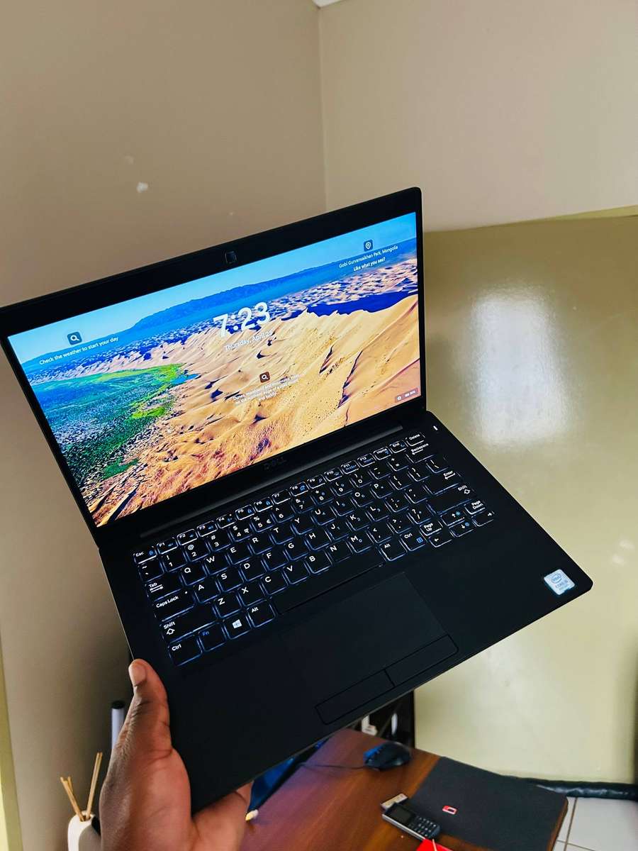 Dell Latitude 7390 Touchscreen | i5-8350U | 8GB RAM | 256GB SSD | LTE
