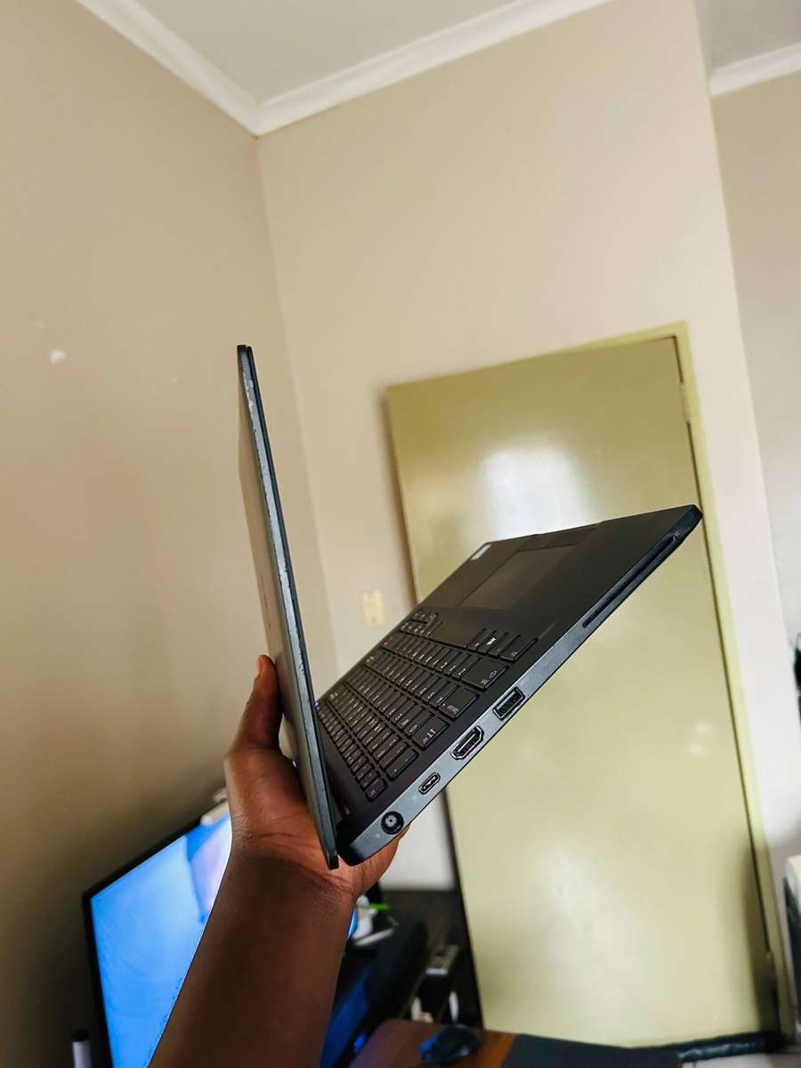 Dell Latitude 7390 Touchscreen | i5-8350U | 8GB RAM | 256GB SSD | LTE