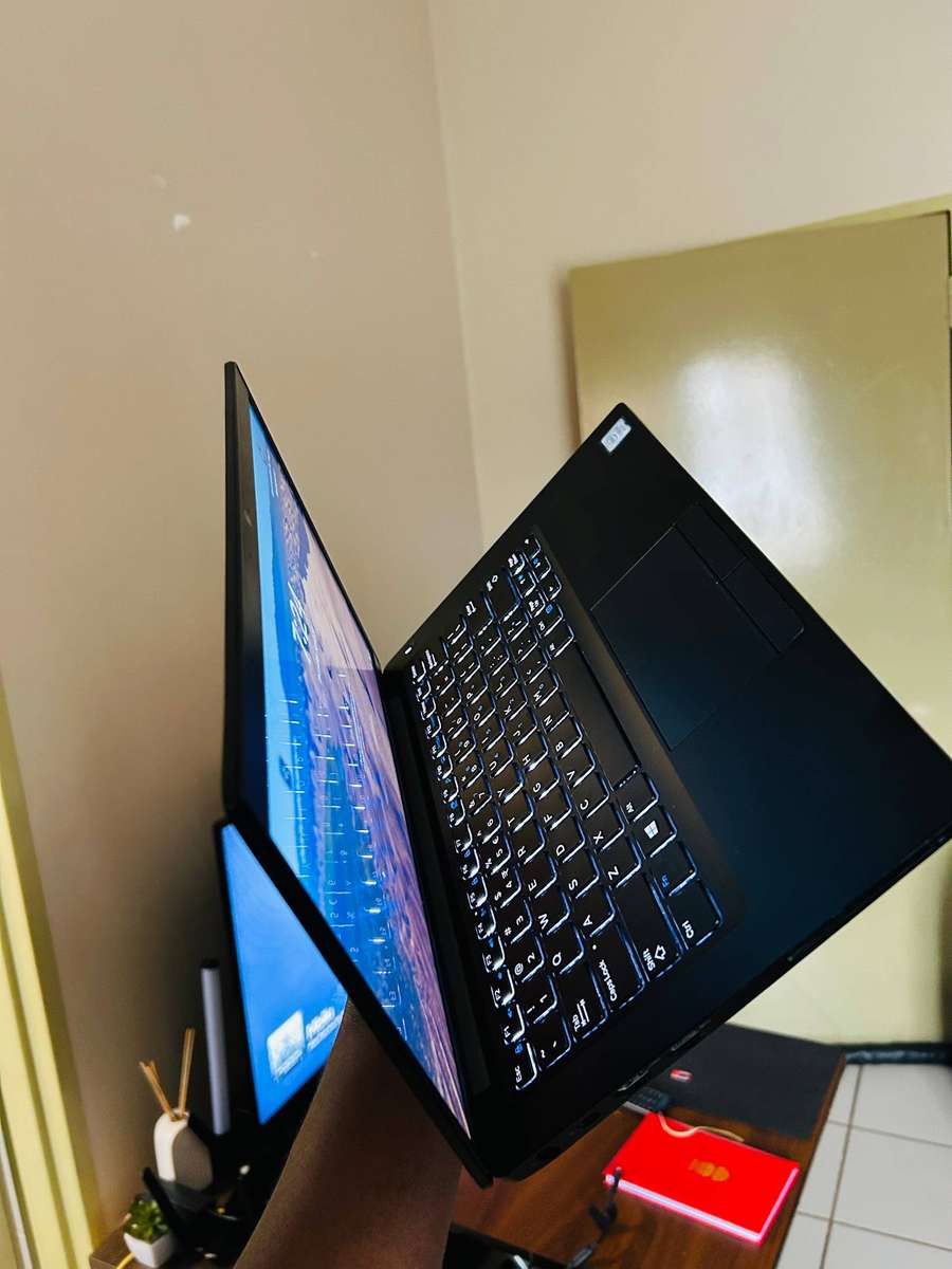 Dell Latitude 7390 Touchscreen | i5-8350U | 8GB RAM | 256GB SSD | LTE