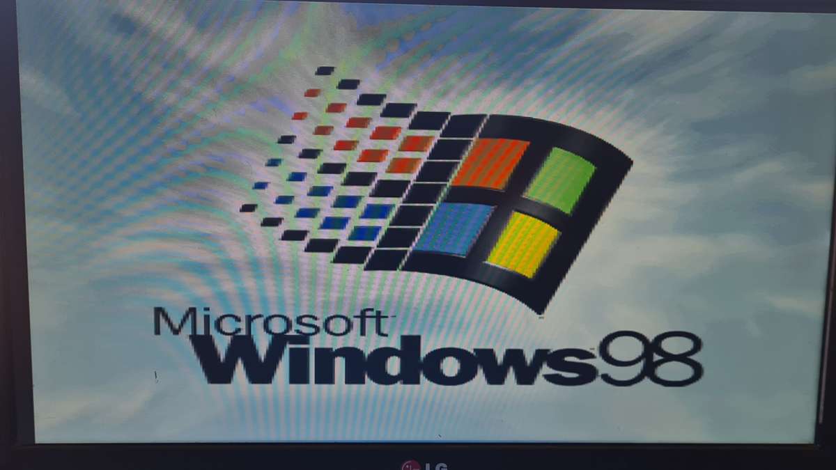 Vintage PC Pentium MMX 200 Mhz