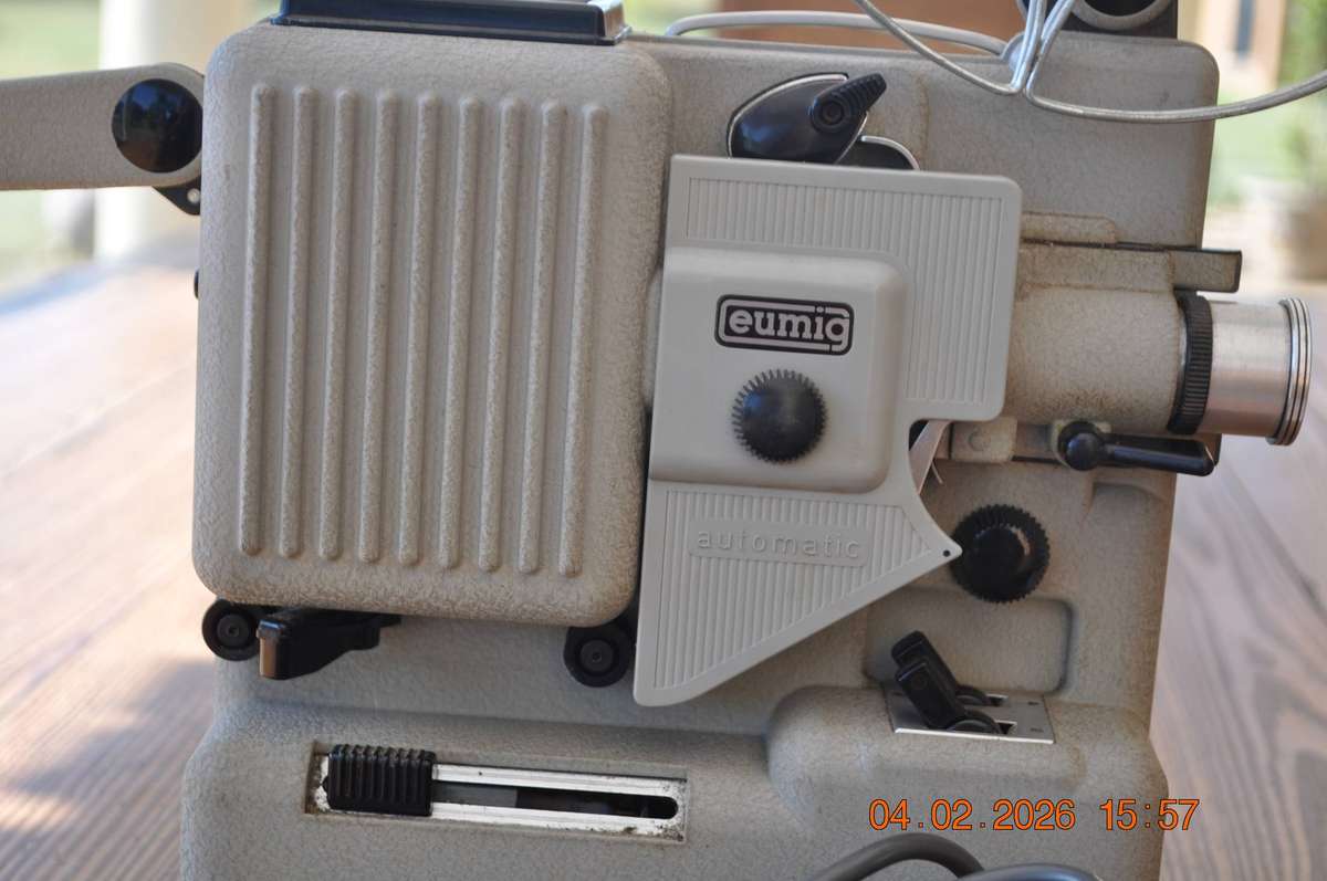 Vintage Eumig P8 8mm Film Projector