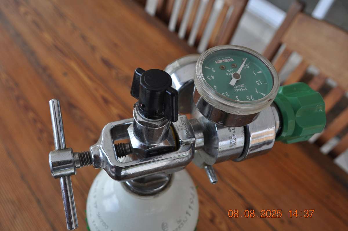 Medical Oxygen Cylinder Bottle With Regulator