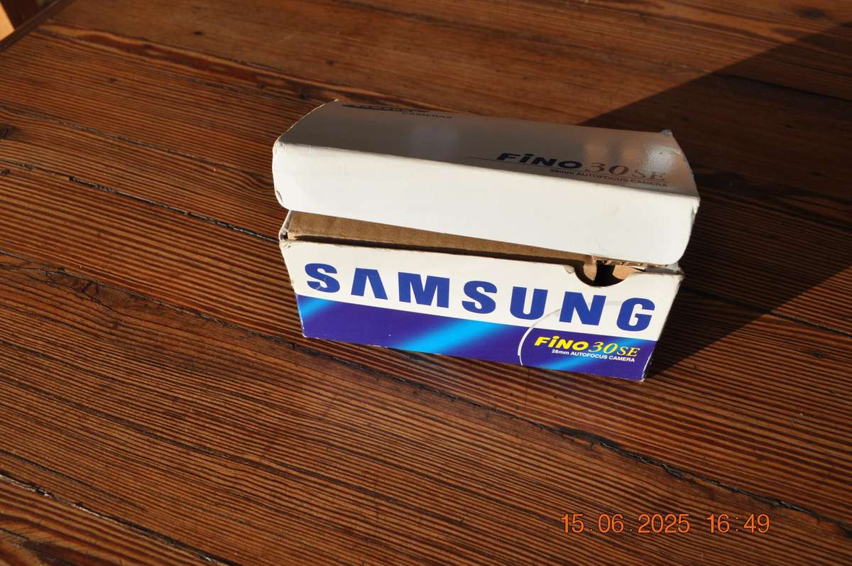 Samsung Fino 30Se 35mm Film Camera