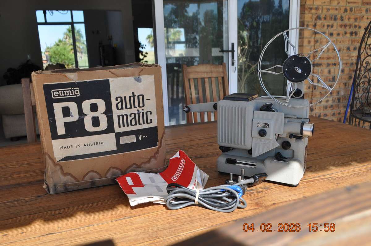 Vintage Eumig P8 8mm Film Projector