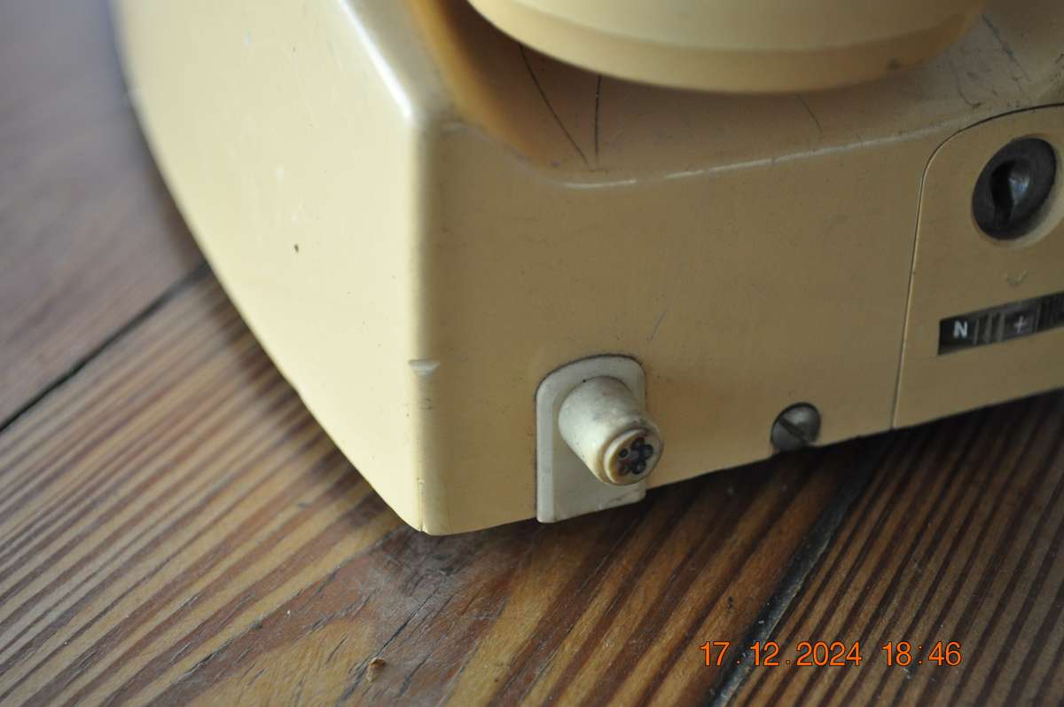 Vintage 80s Push Button Phone