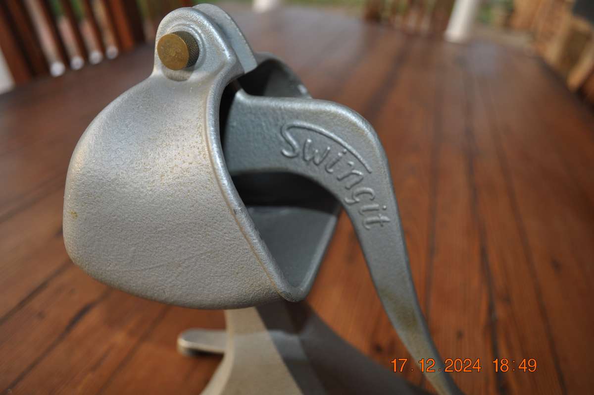 Vintage Swing-it Juicer