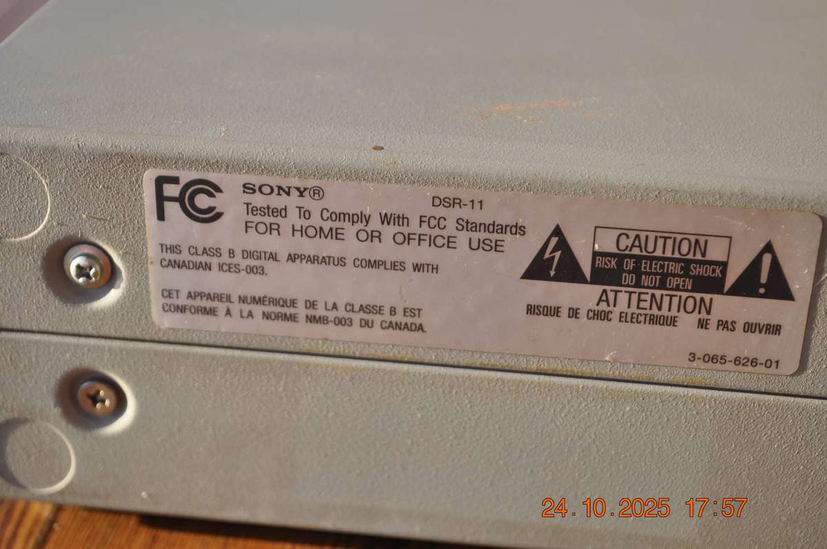 Vintage Sony DSR-11 Dvcam NTSC/Pal Digital Video Recorder (as is)