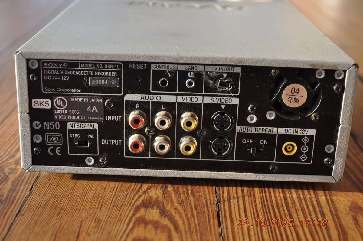 Vintage Sony DSR-11 Dvcam NTSC/Pal Digital Video Recorder (as is)