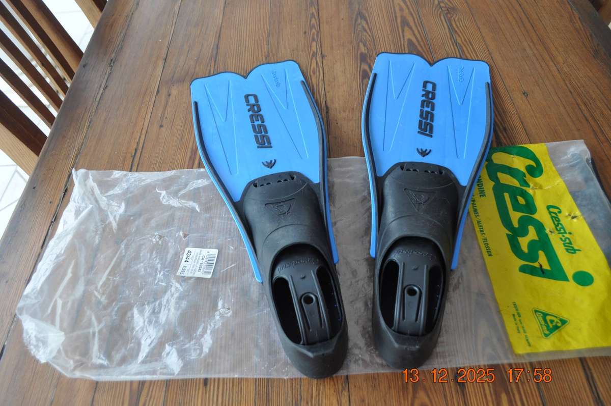 Cressi Rondinella Scuba Fins (like new)