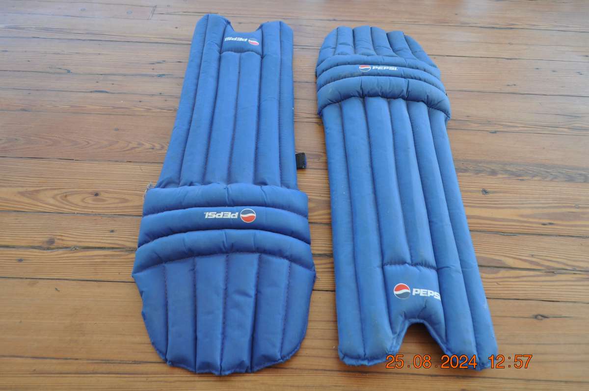 Pepsi Cricket Pads Size Medium