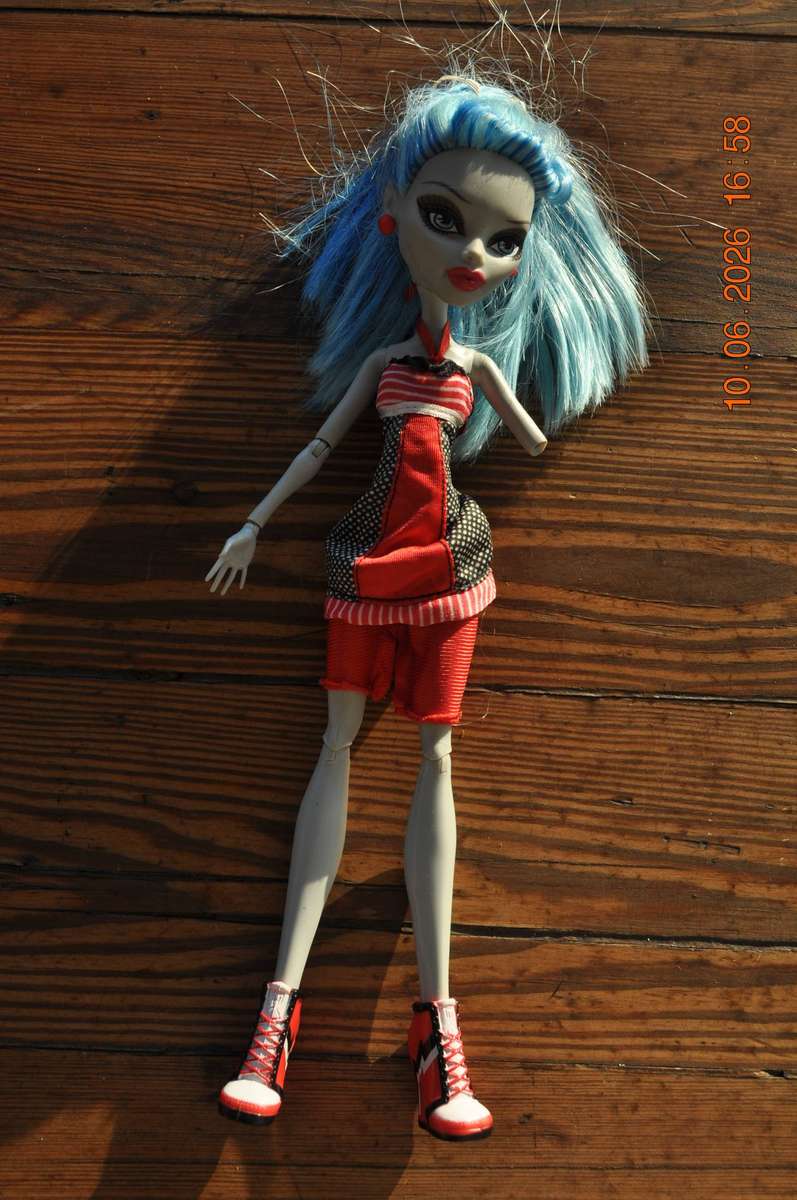 Monster High Ghoulia Yelps Doll (as is)