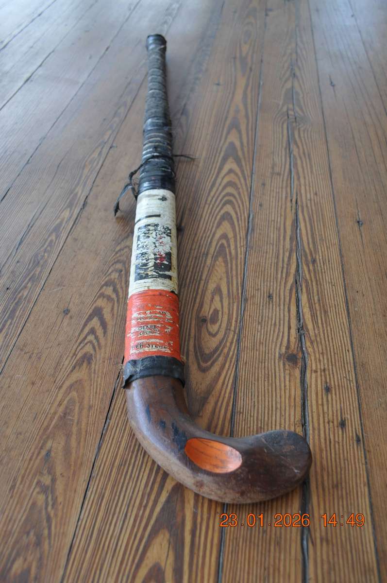 Vintage Hockey Stick in Wits Carry Bag