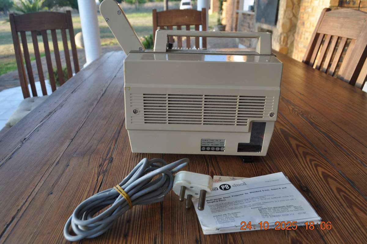 Vintage Eumig 8mm Film Projector