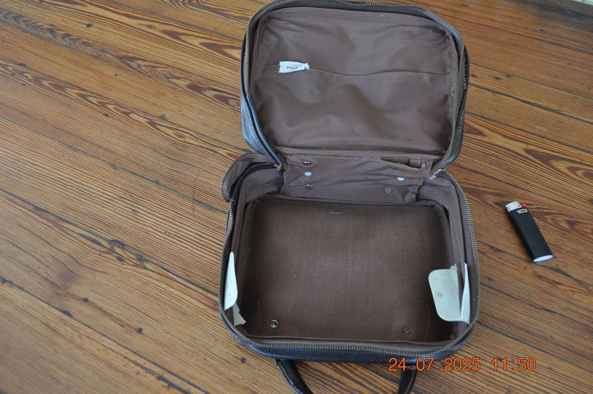 Pullman Leather Carry Bag