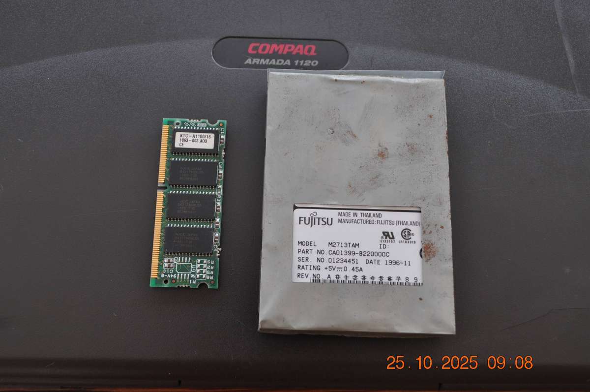 Vintage Compaq Armada 1120 Pentium 100