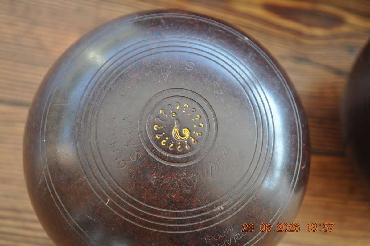 Vintage Henselite Lawn Bowls In Leather Carry Bag Size 4