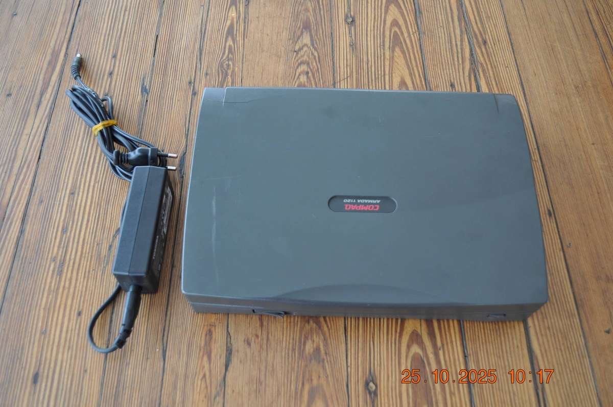 Vintage Compaq Armada 1120 Pentium 100