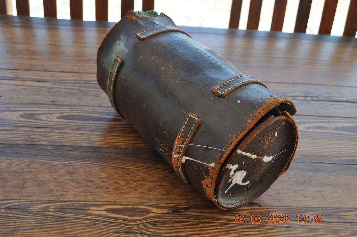 Vintage Henselite Lawn Bowls In Leather Carry Bag Size 4