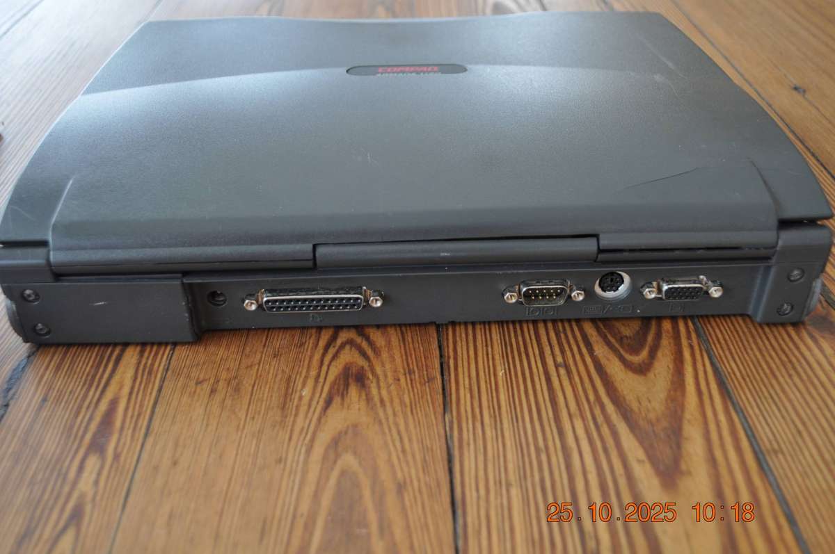 Vintage Compaq Armada 1120 Pentium 100