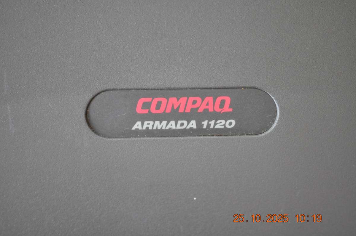 Vintage Compaq Armada 1120 Pentium 100
