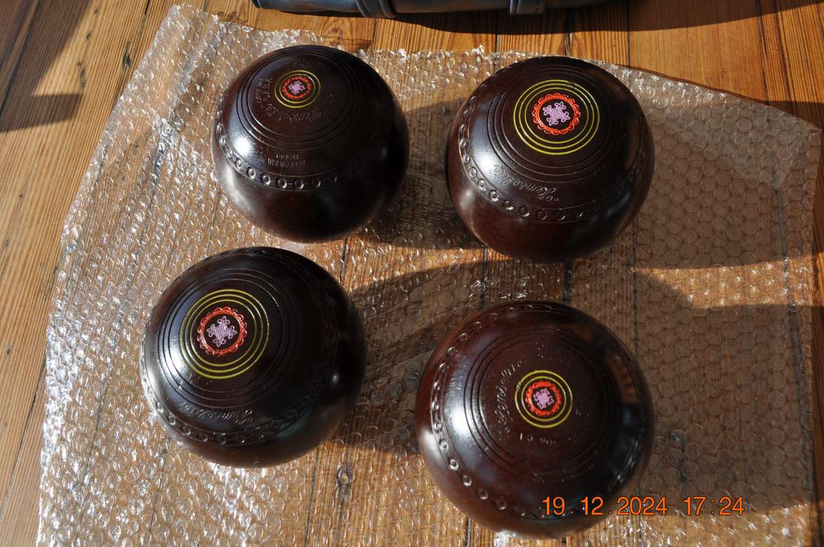 Henselite Super Grip Size 6 Lawn Bowls