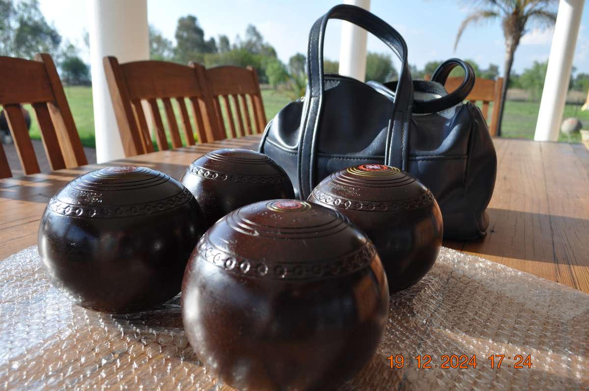 Henselite Super Grip Size 6 Lawn Bowls