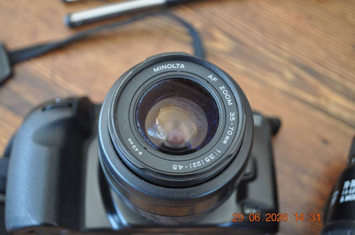 Minolta Dynax 500si 35mm Film With 2 Lenses