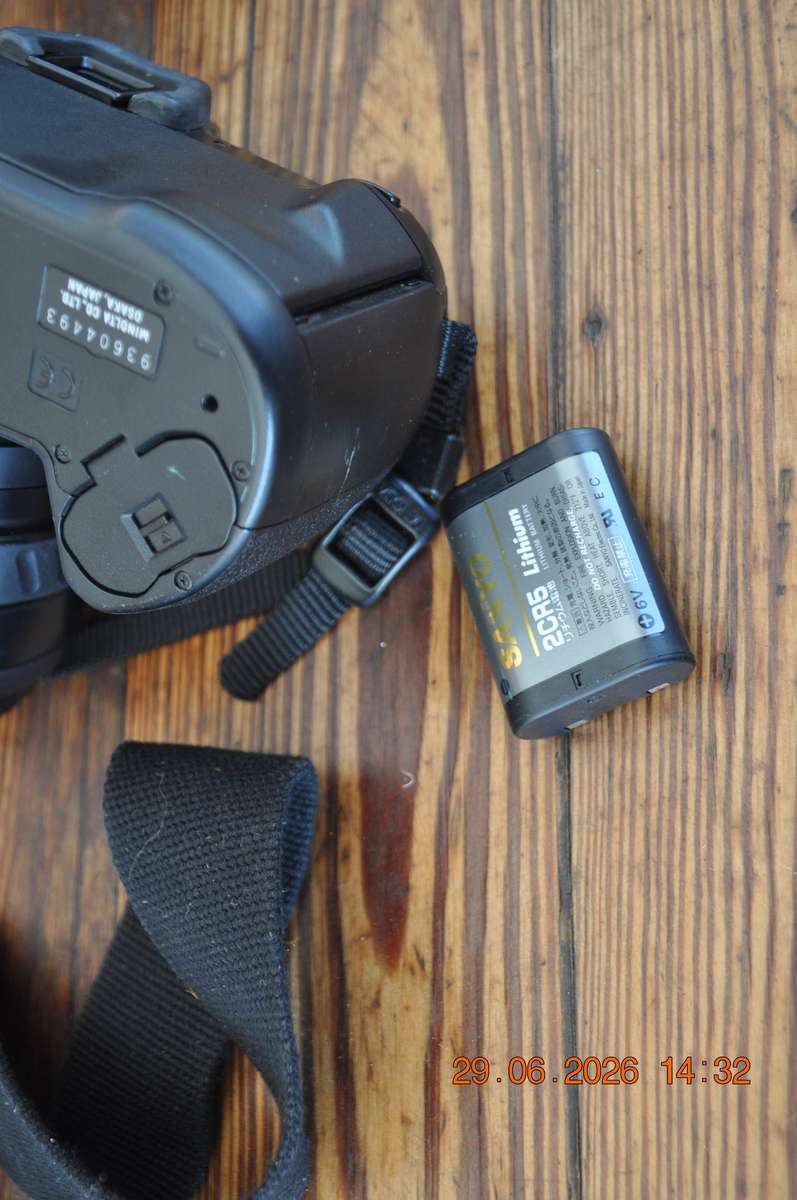 Minolta Dynax 500si 35mm Film With 2 Lenses