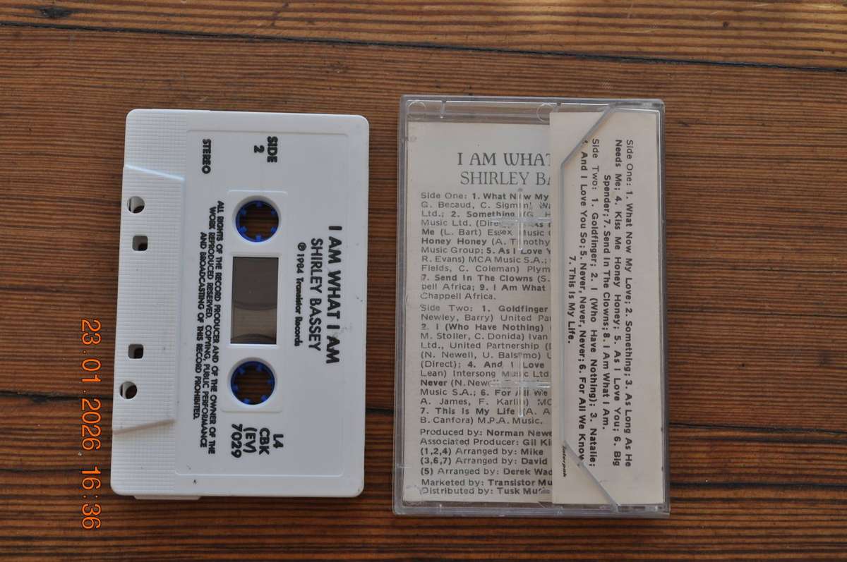 Shirley Bassey - I Am What I Am (Cassette)