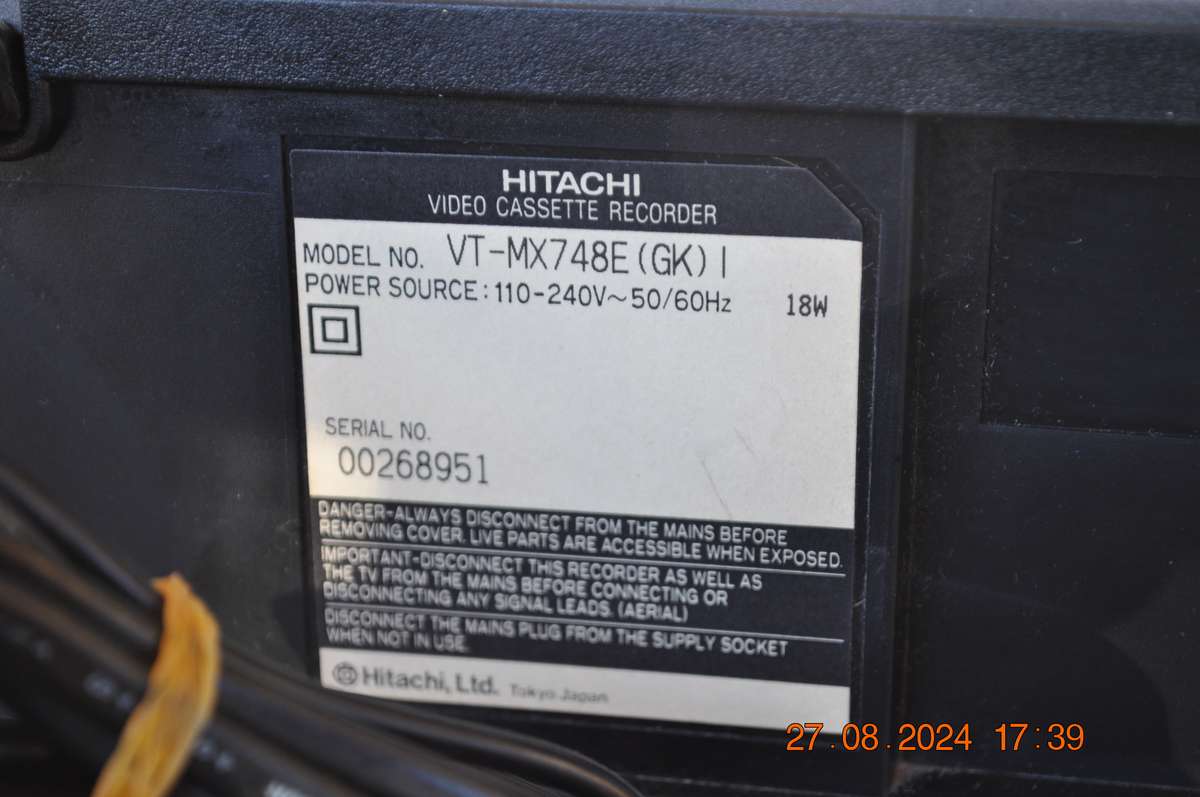 Hitachi VHS Video Cassette Player With Remote (tested working)