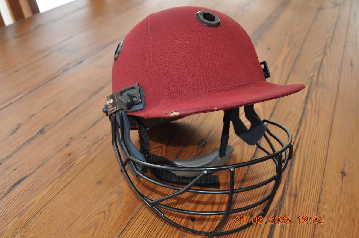 Albion Cricket Helmet Size Large  X Large