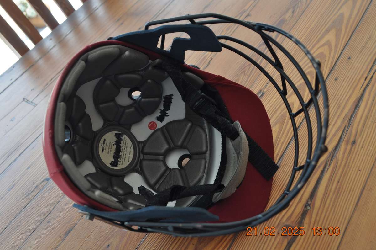 Albion Cricket Helmet Size Large  X Large