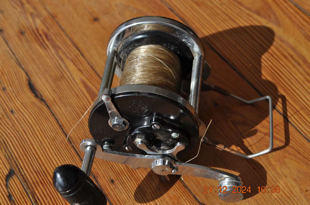 Penn Jigmaster No 500 Fishing Reel (black)