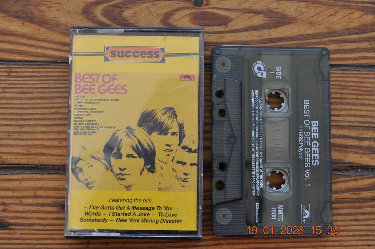 Bee Gees - Best Of : Vol 1 (Cassette)